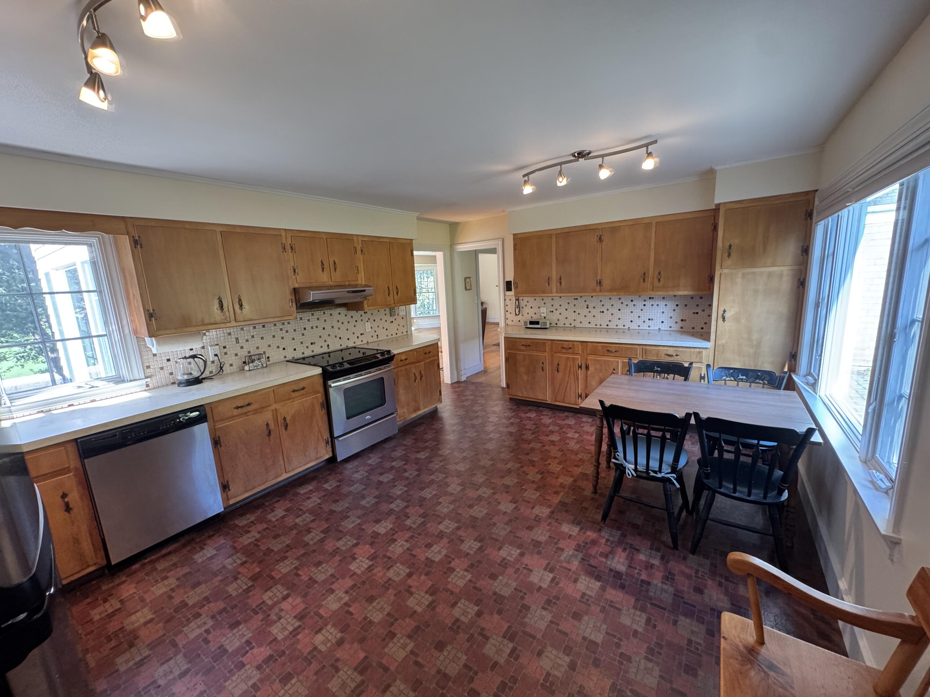 10 Pheasant Hill Road Property Photo 9