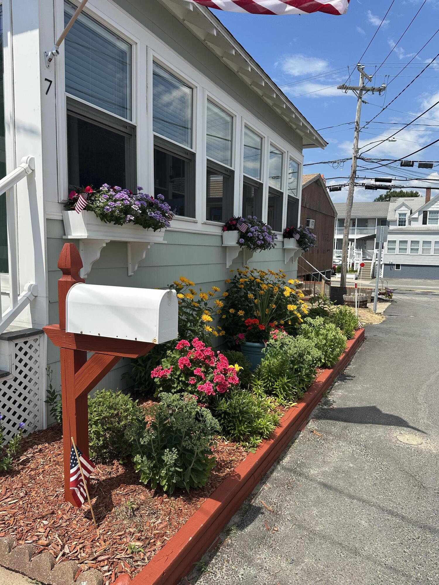 7 Roussin Street Property Photo 3