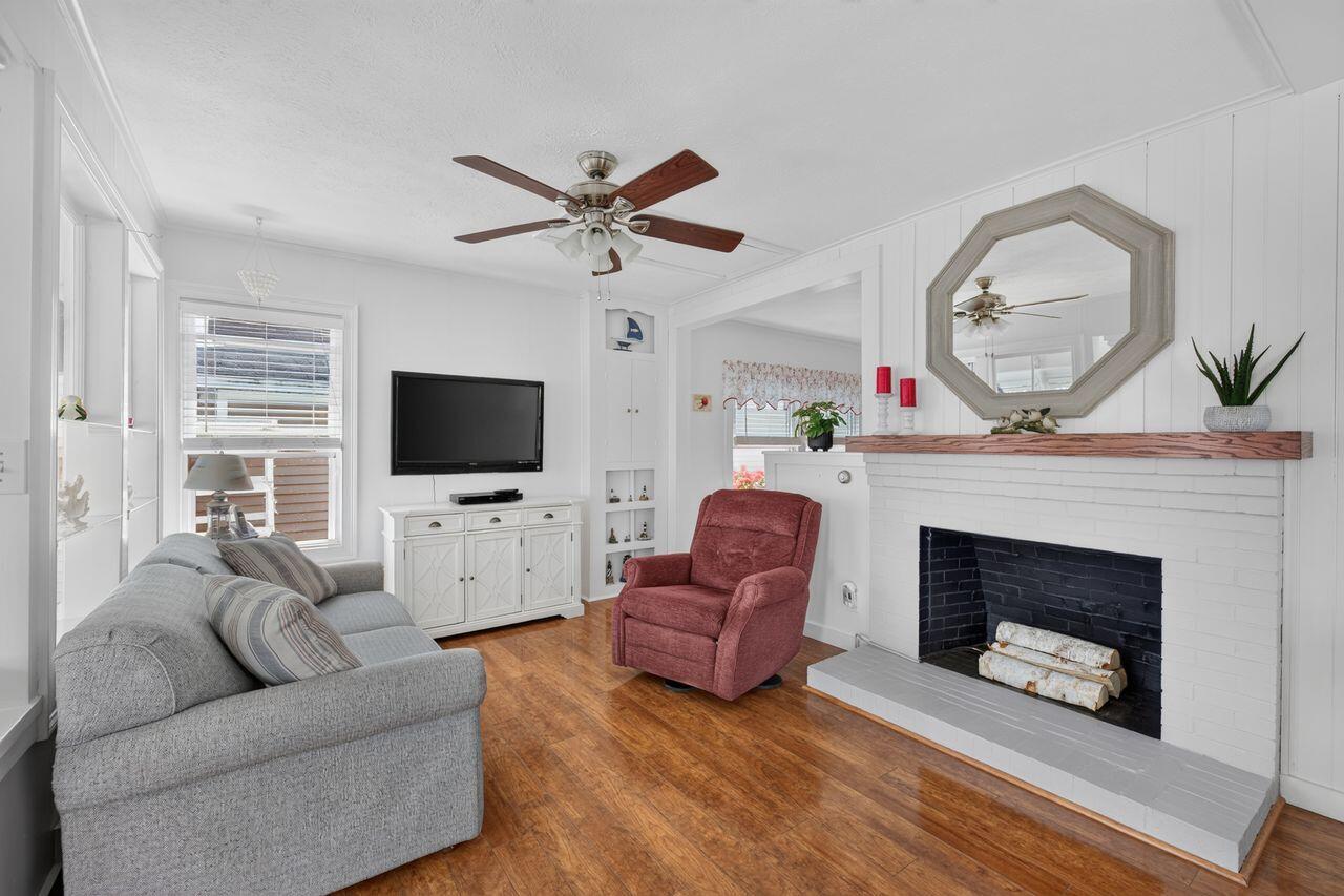 7 Roussin Street Property Photo 9