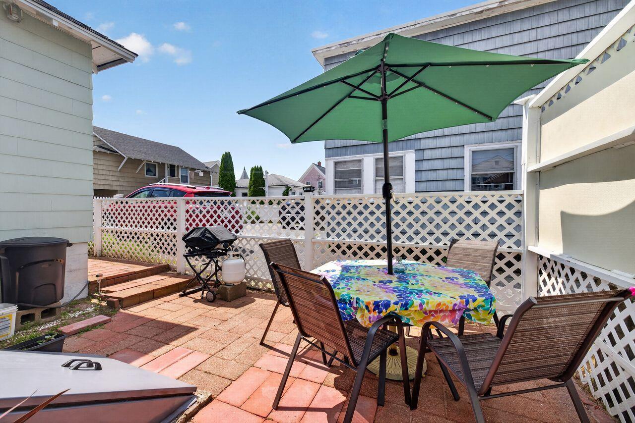 7 Roussin Street Property Photo 25