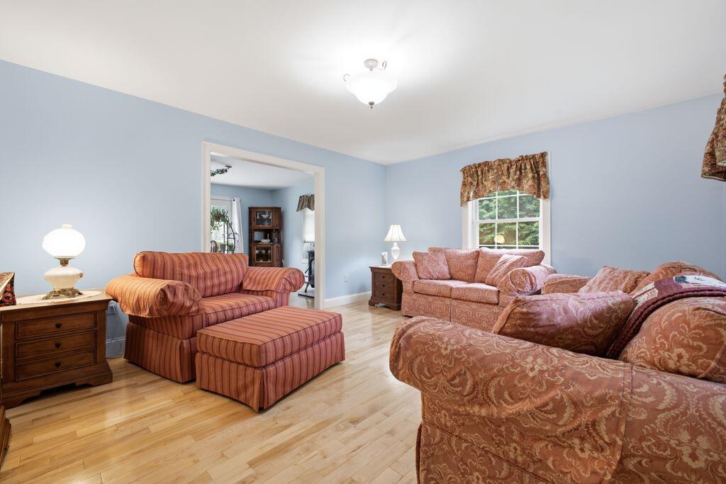 22 Davis Road Property Photo 3