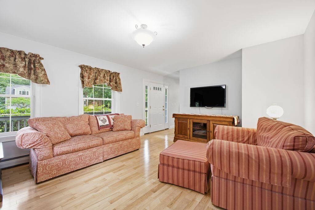 22 Davis Road Property Photo 5