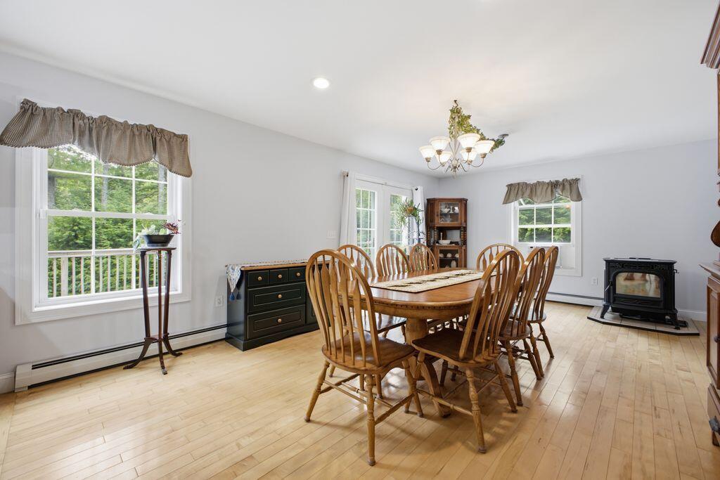 22 Davis Road Property Photo 6