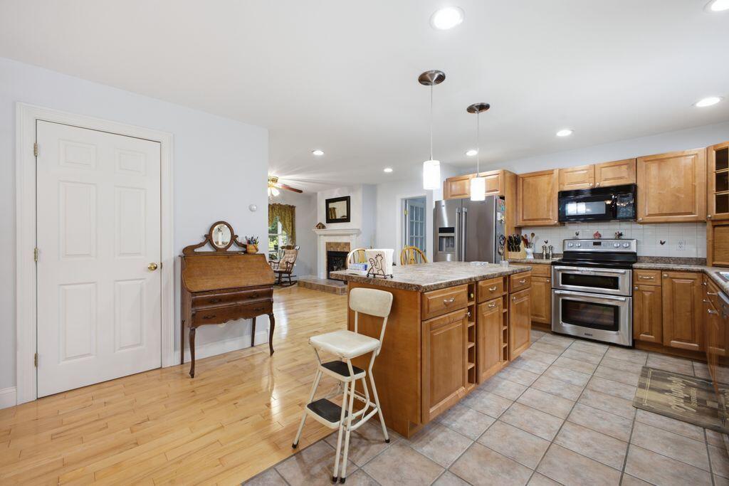 22 Davis Road Property Photo 8
