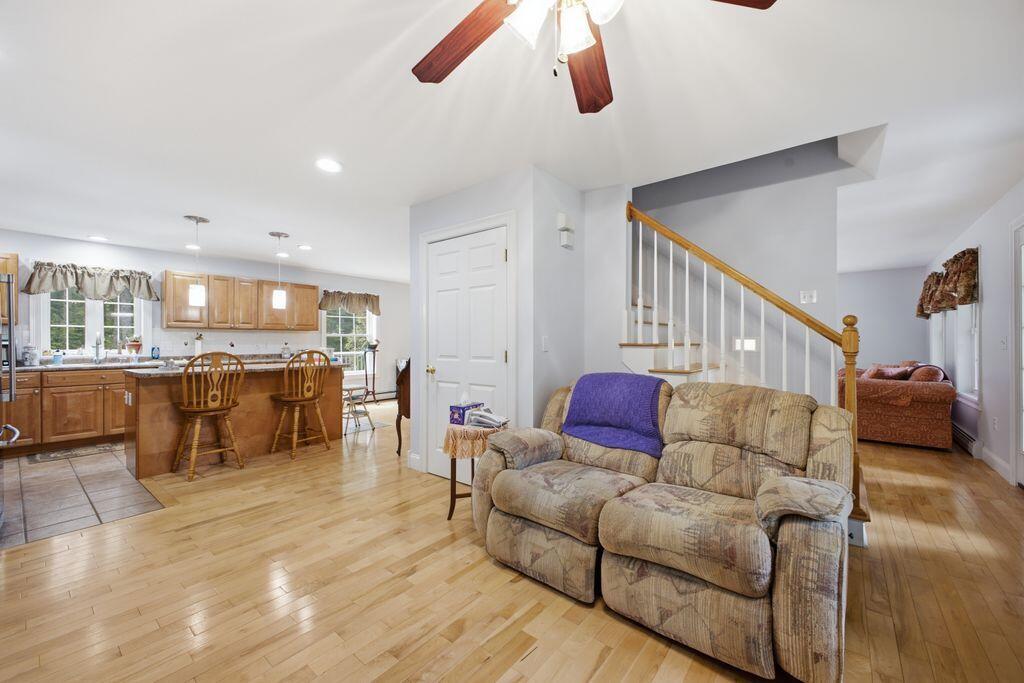 22 Davis Road Property Photo 12