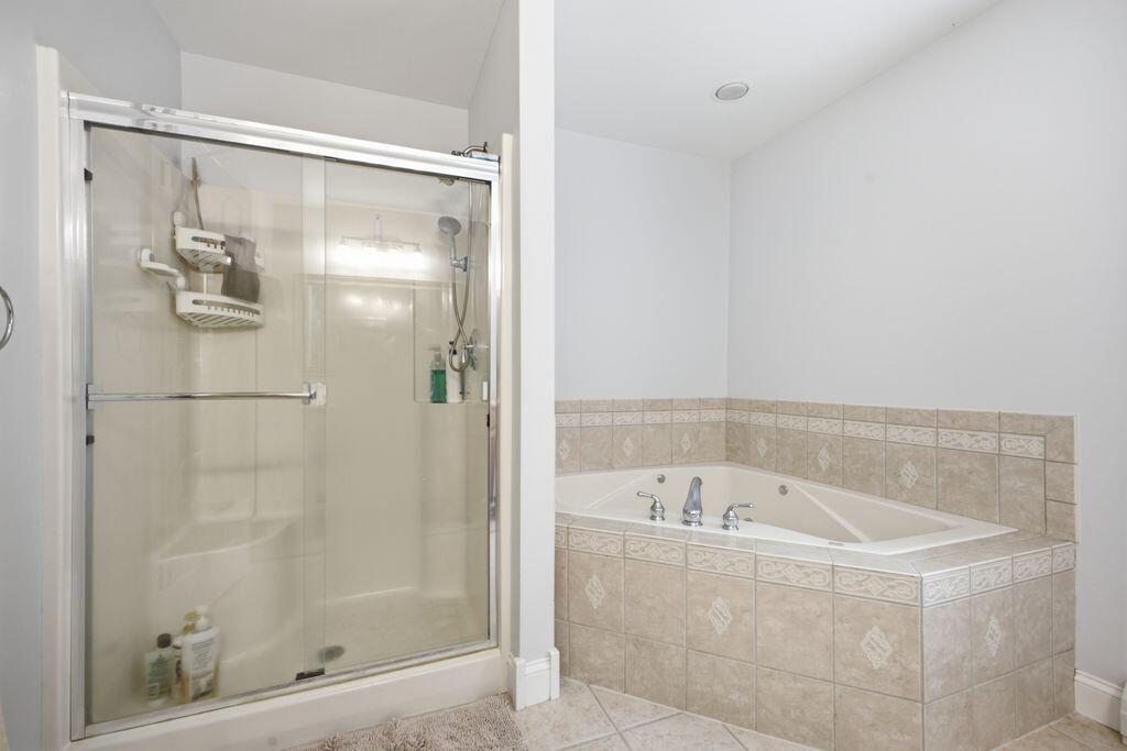 22 Davis Road Property Photo 35