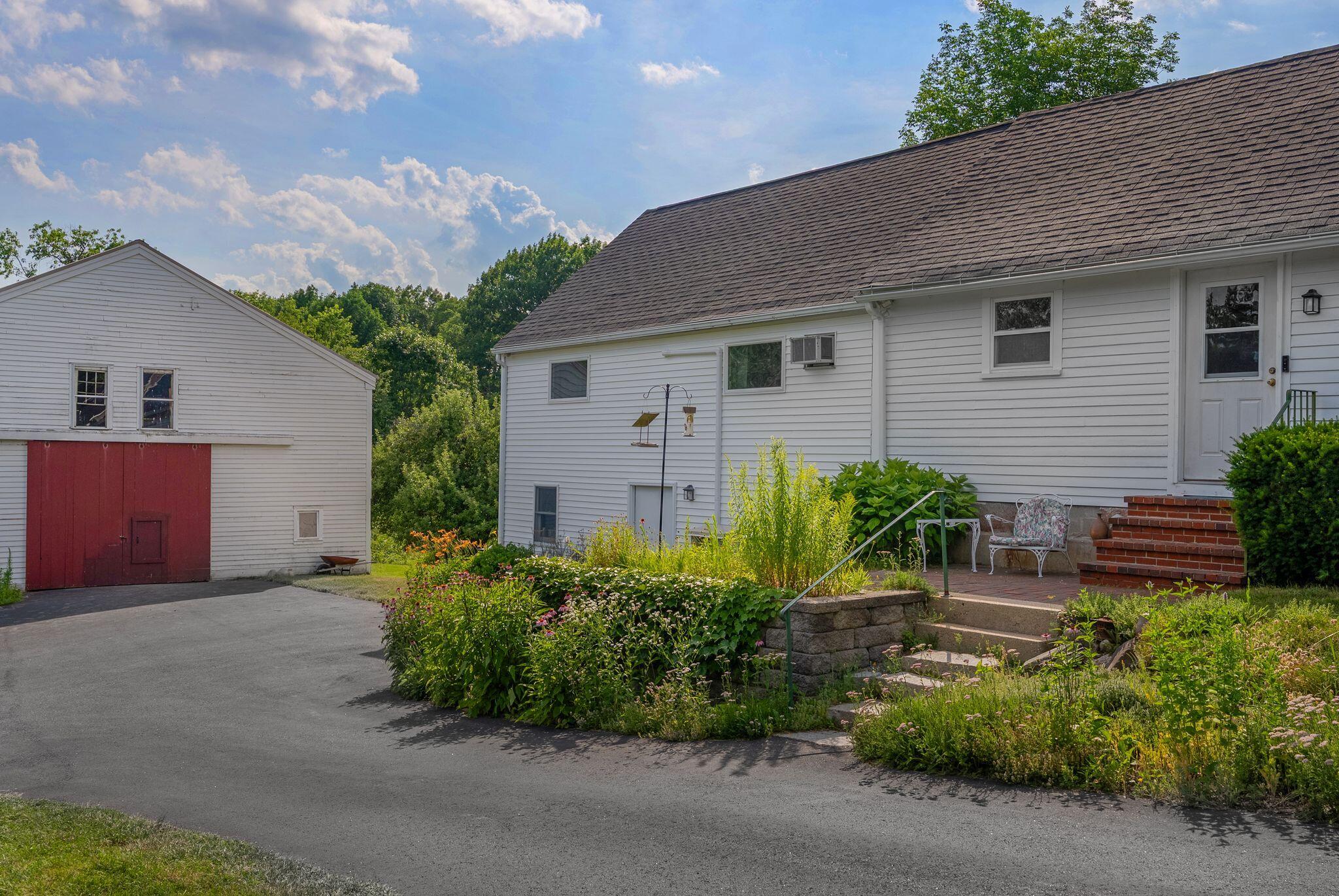 305 Windham Center Road Property Photo 4