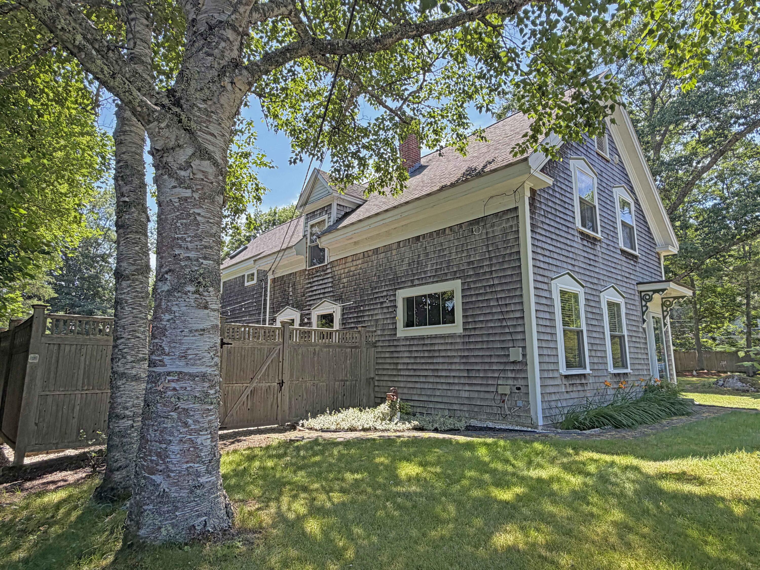 9 Laurel Street Property Photo 4