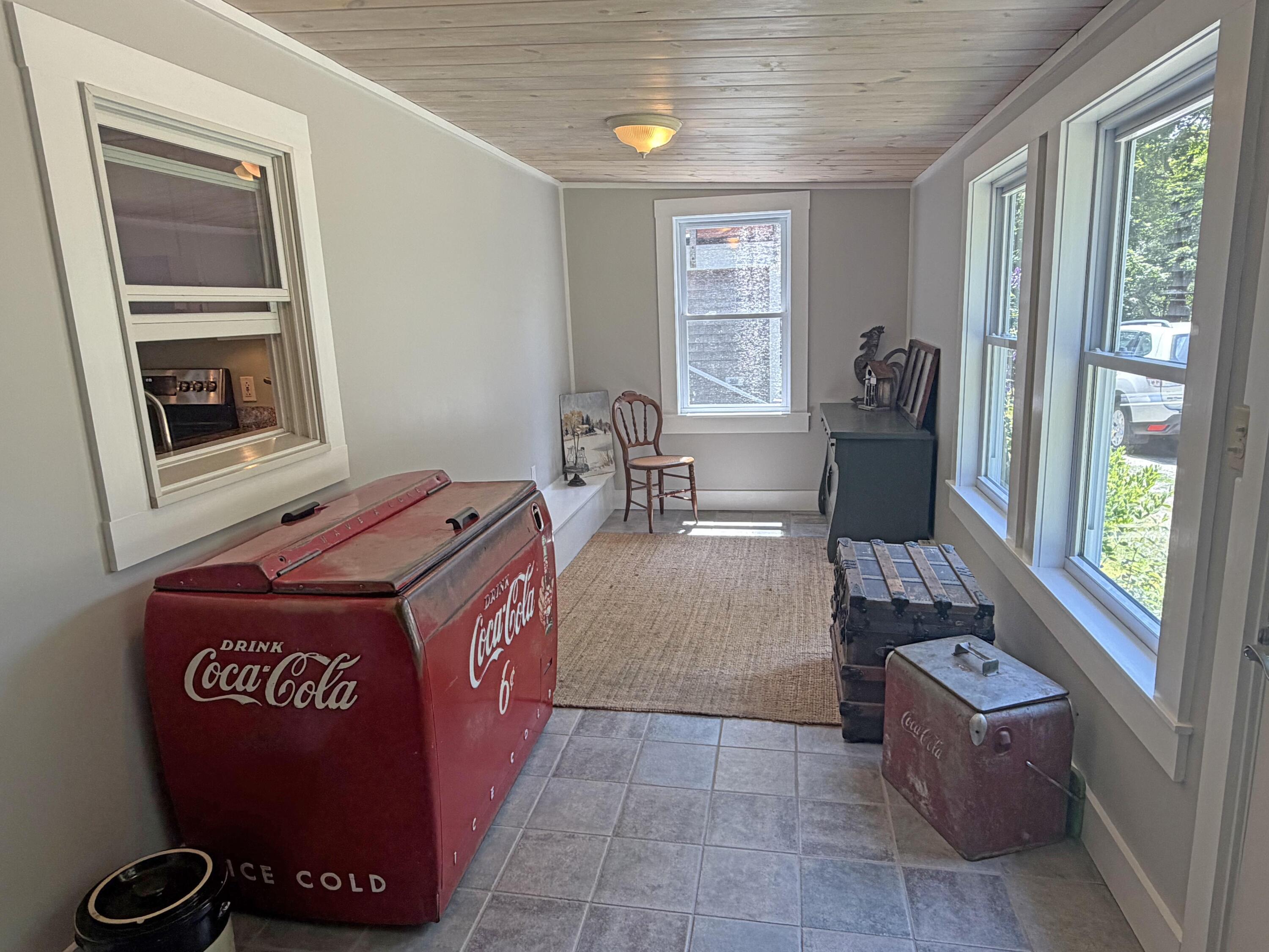 9 Laurel Street Property Photo 8
