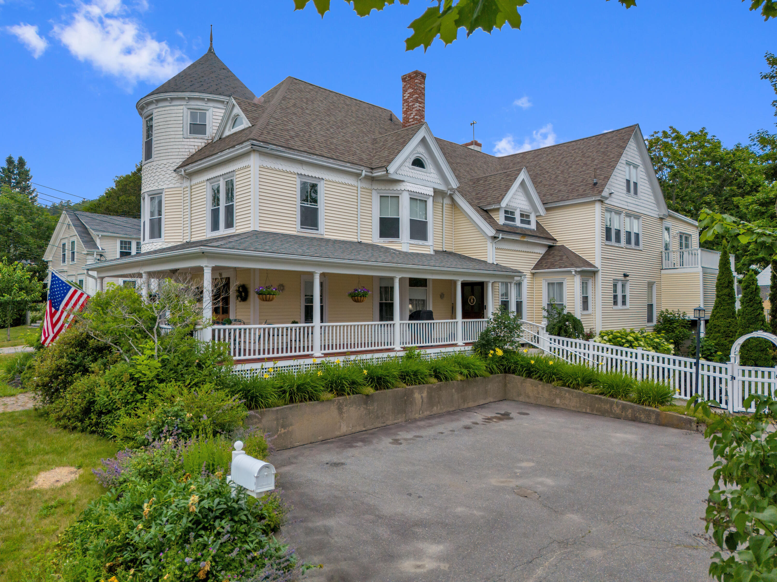 19 Mountain Street Property Photo 1