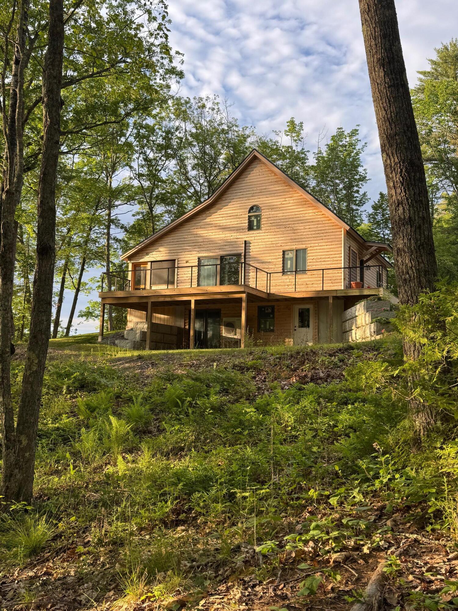 886 Middle Road Property Photo 2