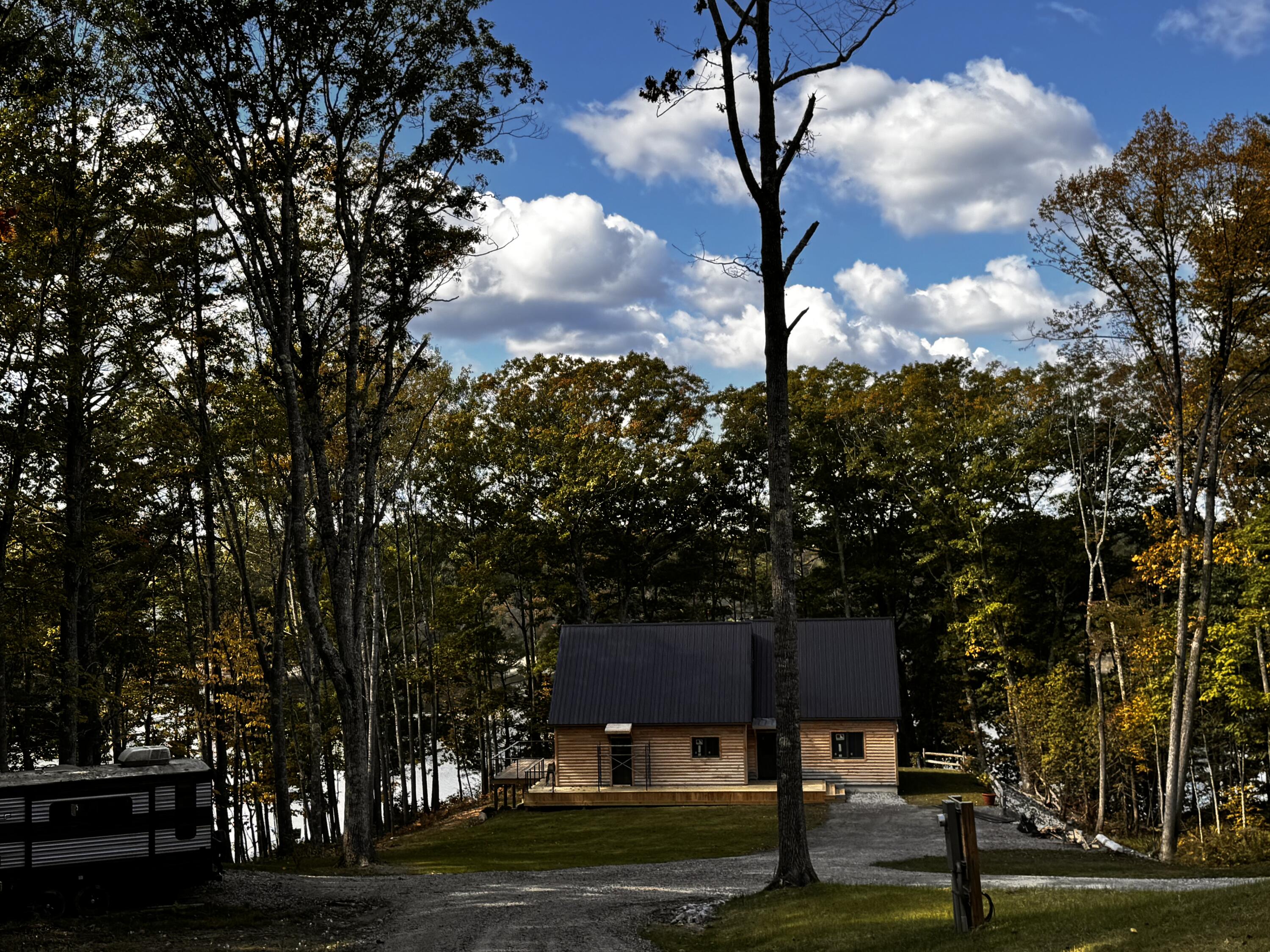 886 Middle Road Property Photo 10