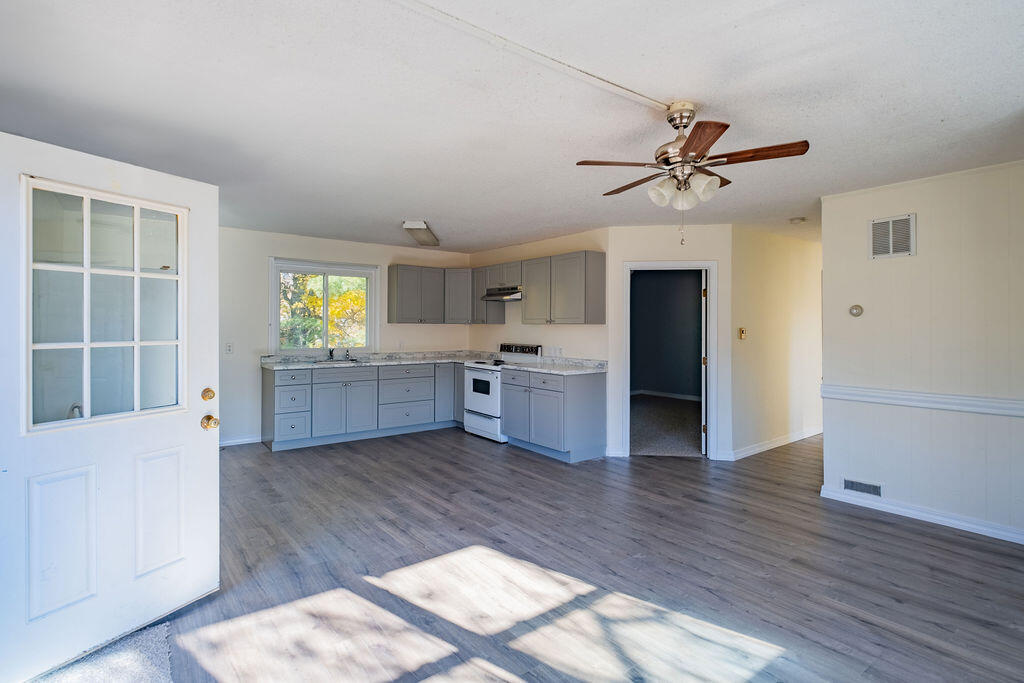 415 Bath Road Property Photo 5