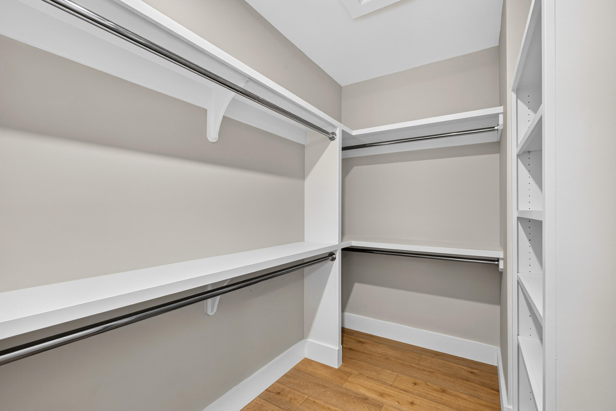 1100 Meadow Road Property Photo 16