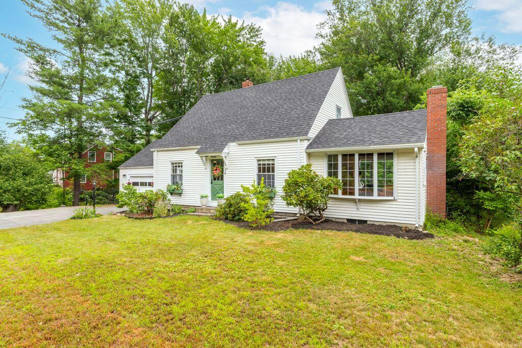 36 Narragansett Street Property Photo 4