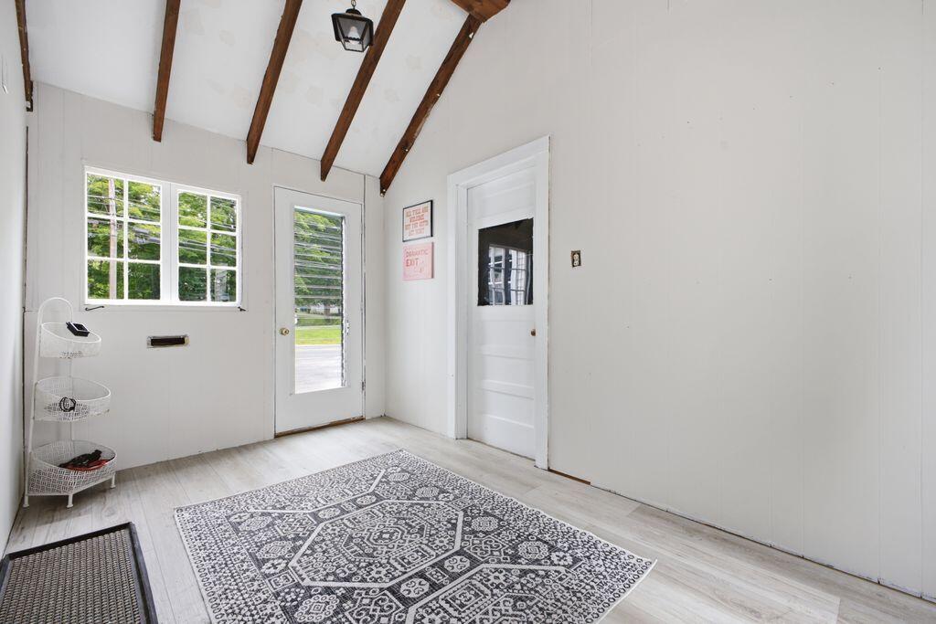 36 Narragansett Street Property Photo 5