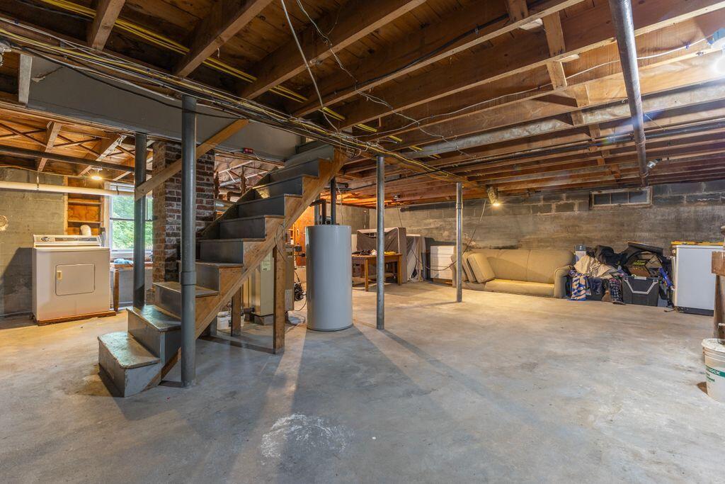 36 Narragansett Street Property Photo 29