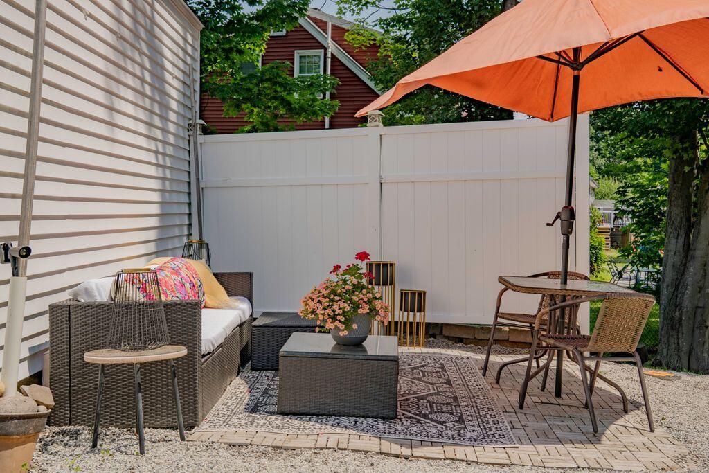 36 Narragansett Street Property Photo 37