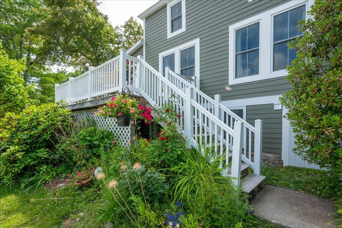 9 Oak Street Property Photo 8