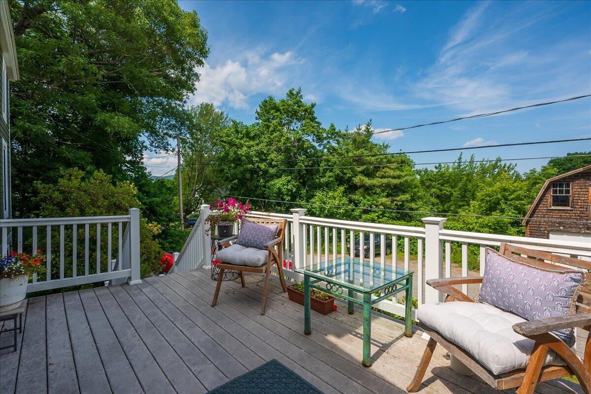 9 Oak Street Property Photo 9