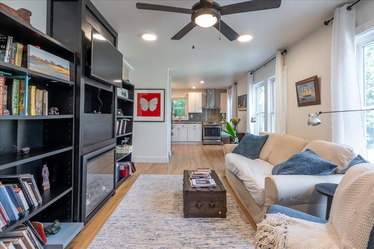 9 Oak Street Property Photo 13