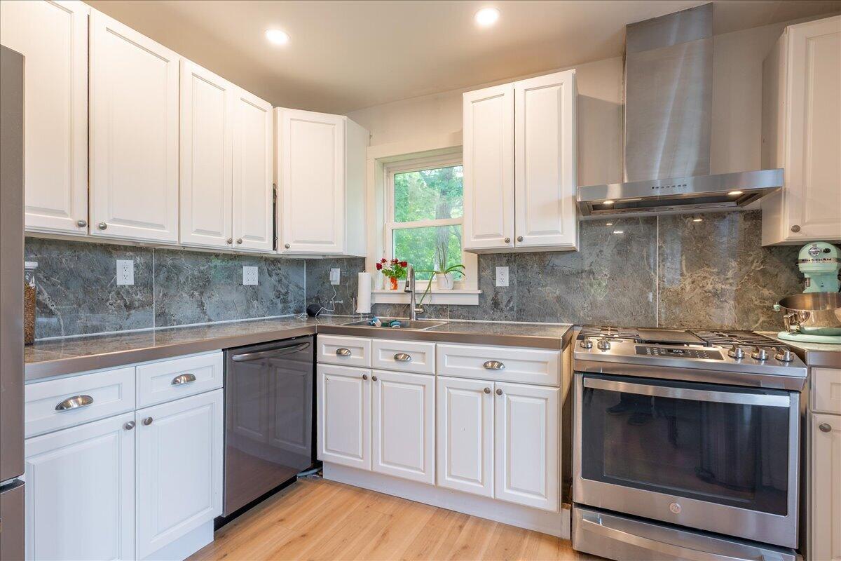 9 Oak Street Property Photo 19