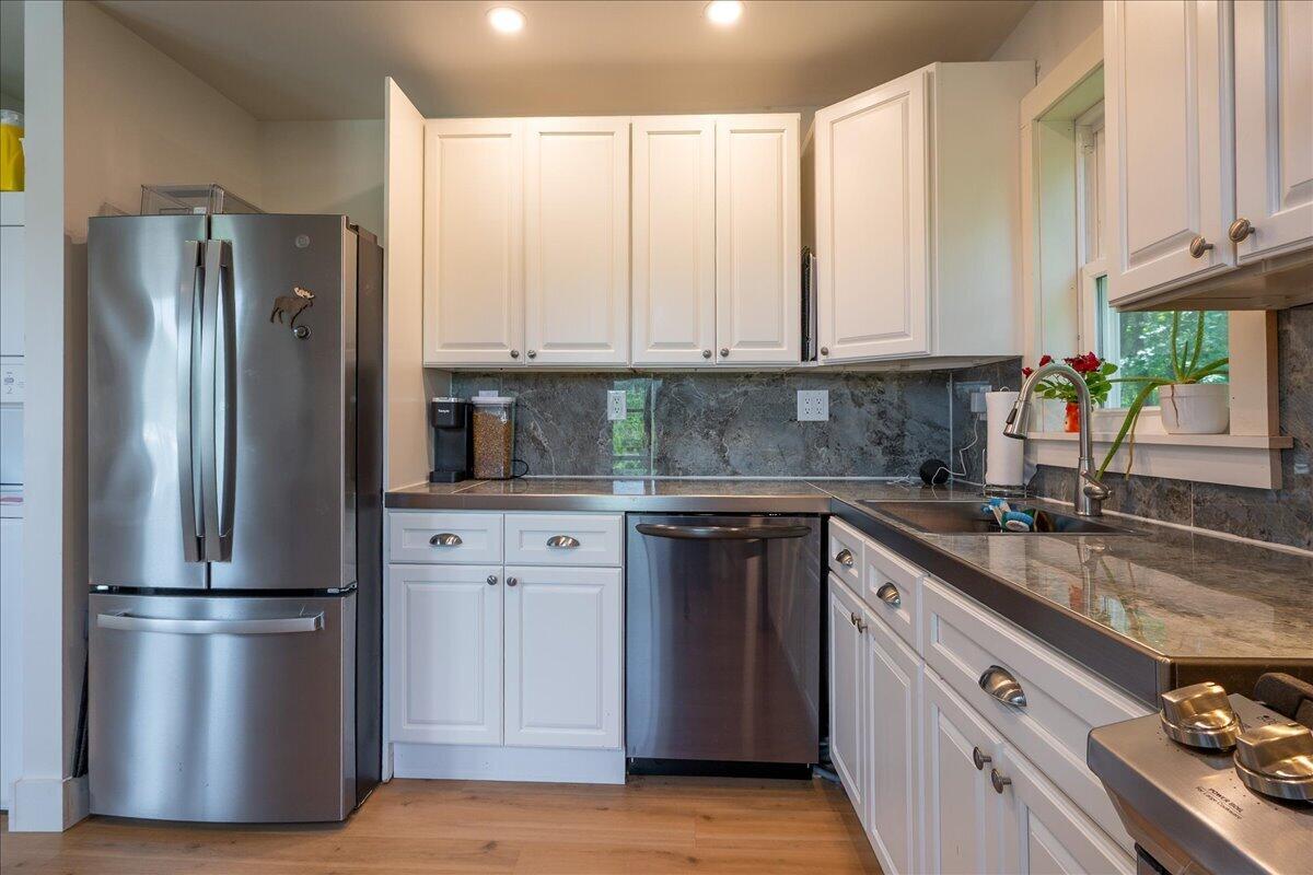9 Oak Street Property Photo 22