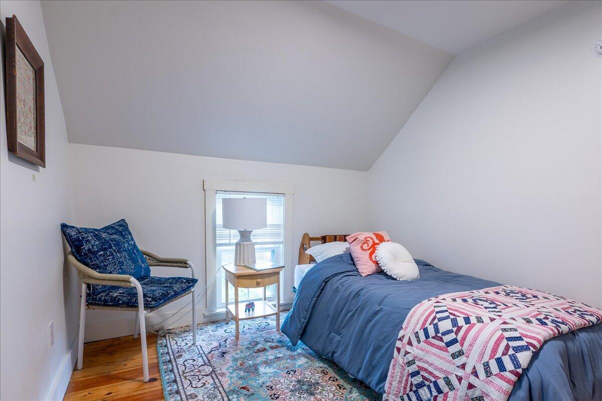 9 Oak Street Property Photo 34