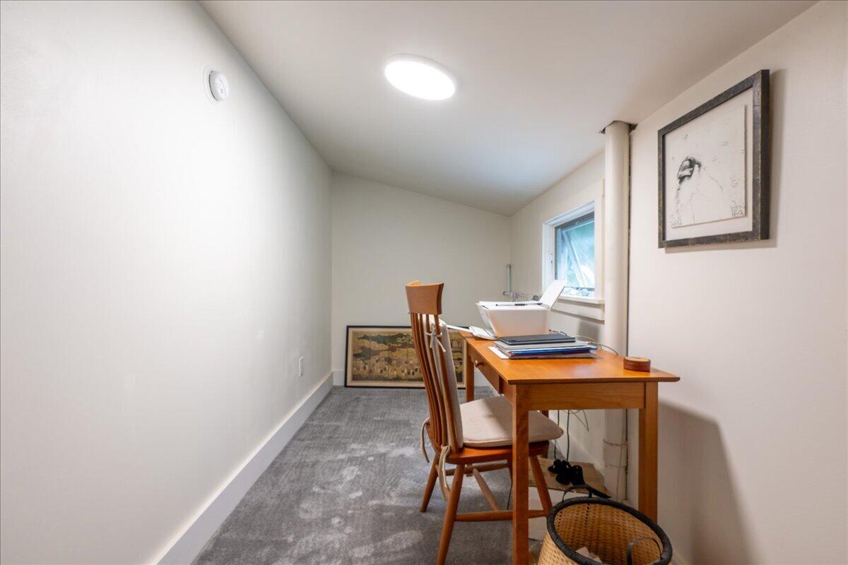 9 Oak Street Property Photo 36