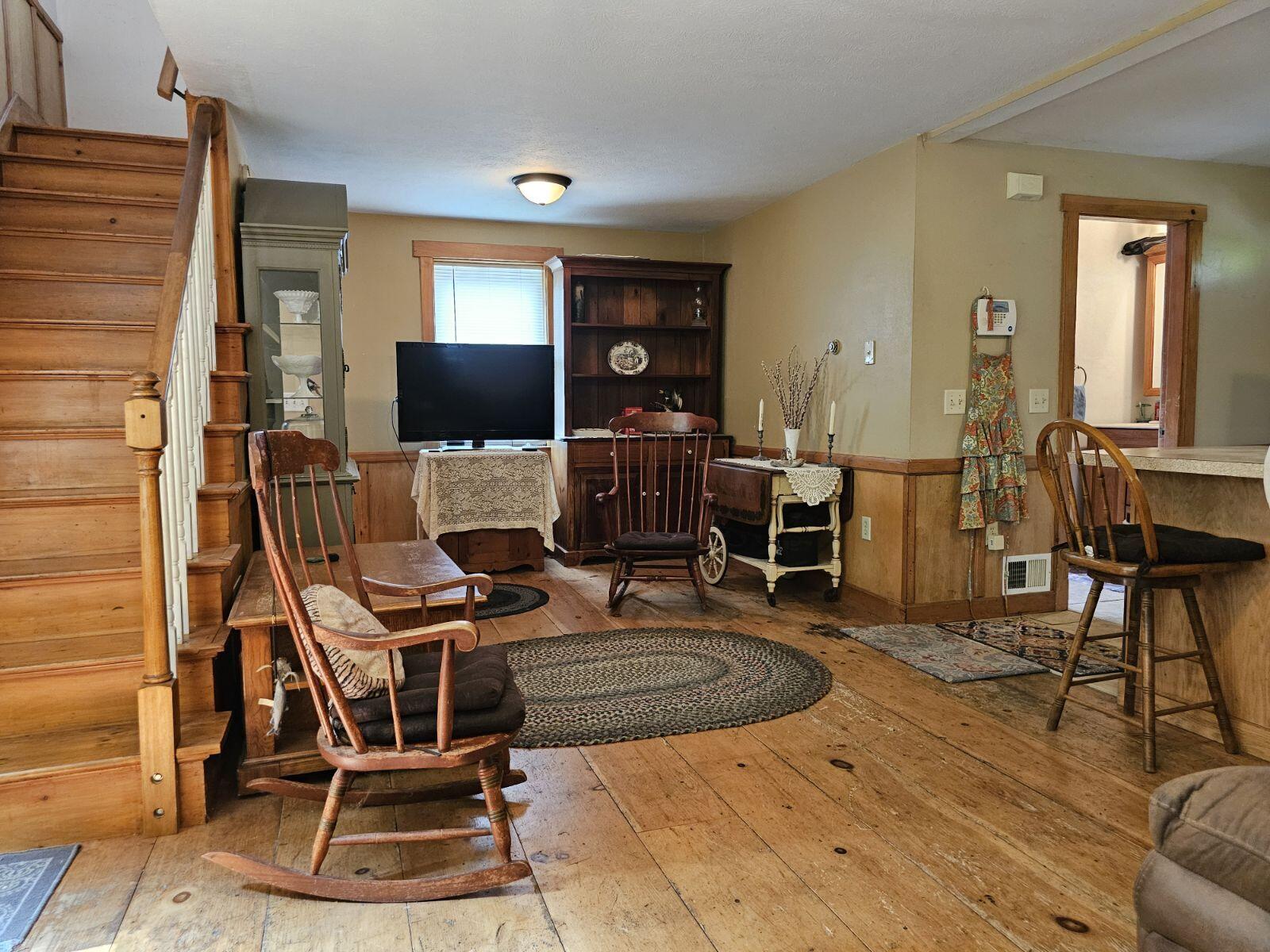 9 Home Street Property Photo 9