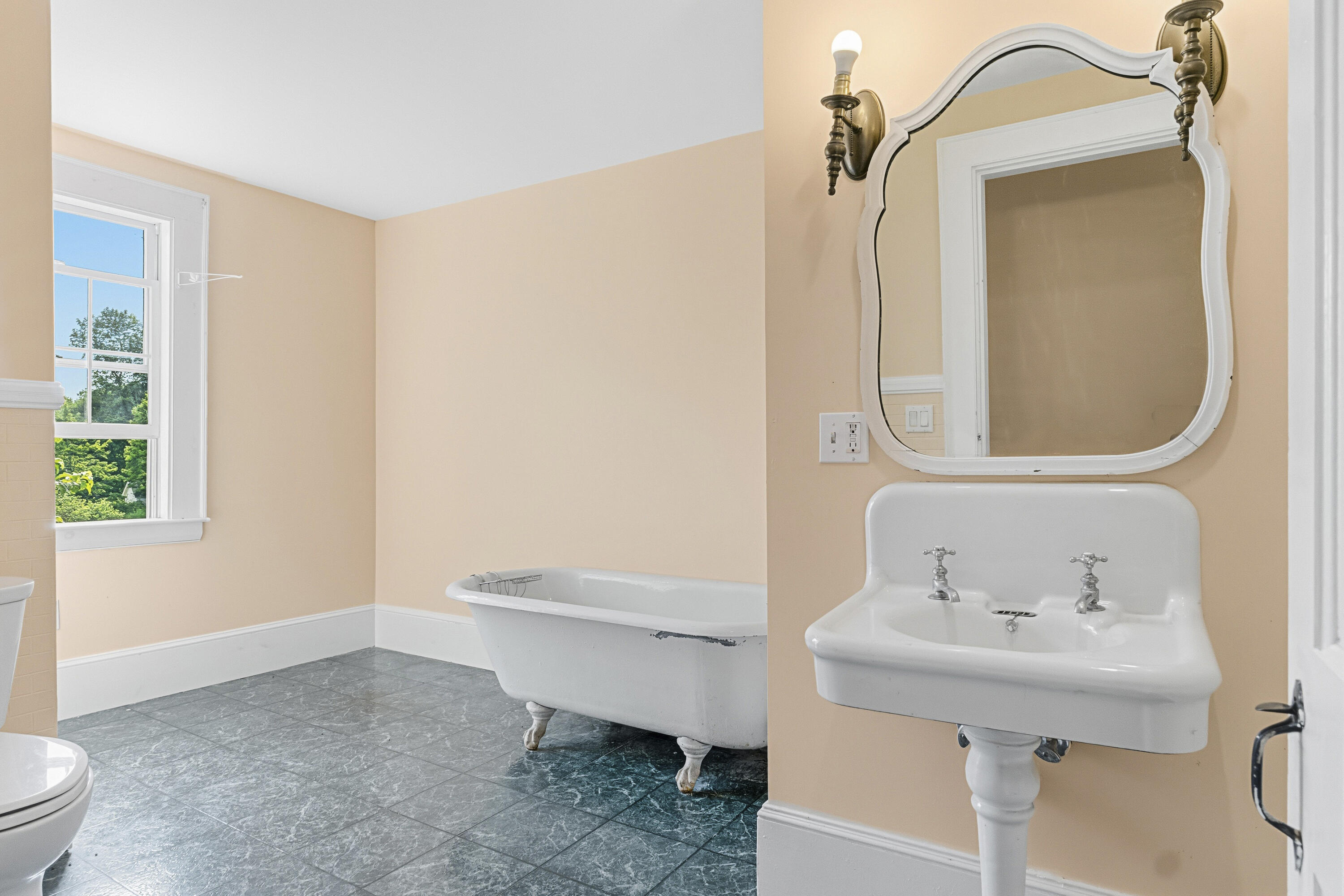 83 Bath Road Property Photo 47