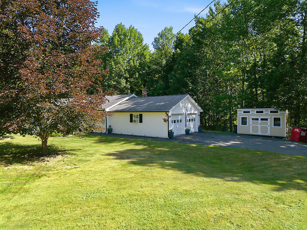 692 Irish Road Property Photo 2