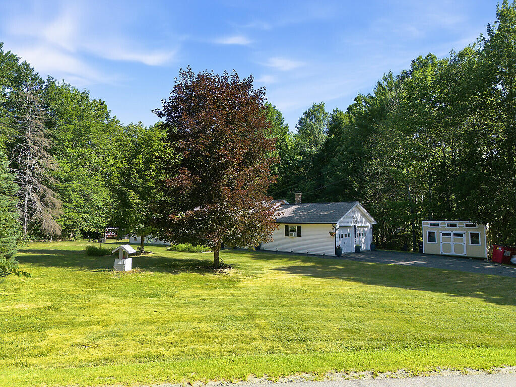 692 Irish Road Property Photo 3