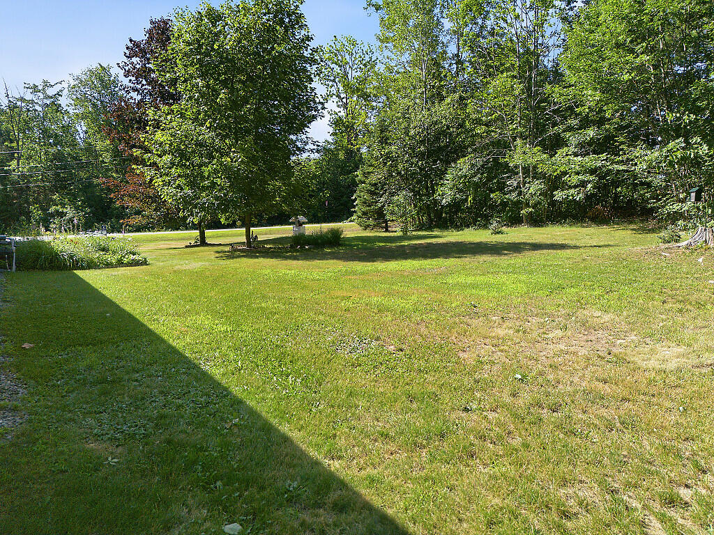 692 Irish Road Property Photo 9