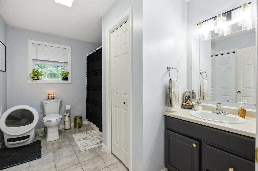 692 Irish Road Property Photo 23