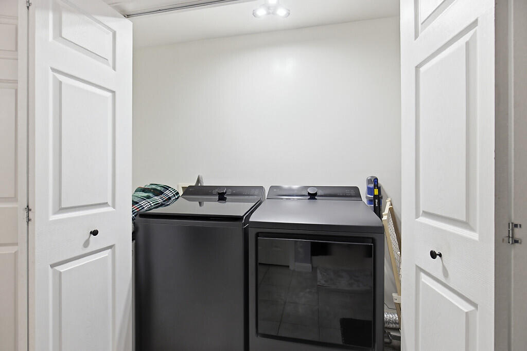 692 Irish Road Property Photo 25