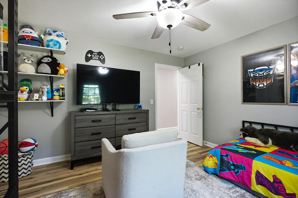 692 Irish Road Property Photo 27