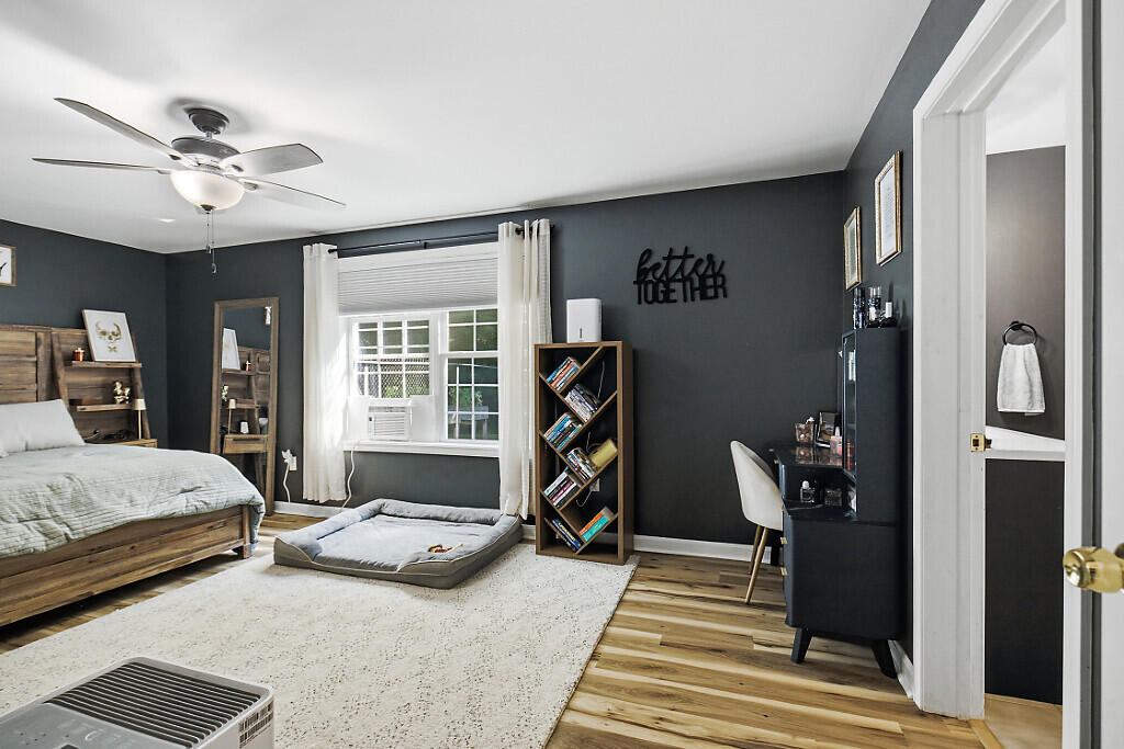 692 Irish Road Property Photo 28