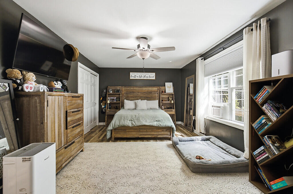 692 Irish Road Property Photo 29