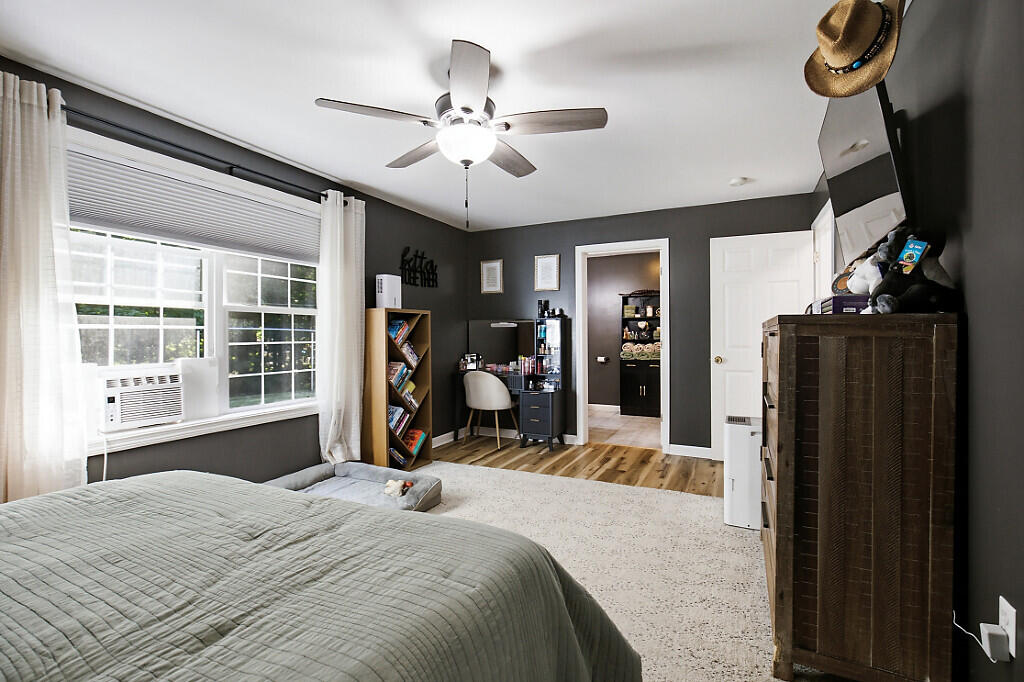 692 Irish Road Property Photo 30