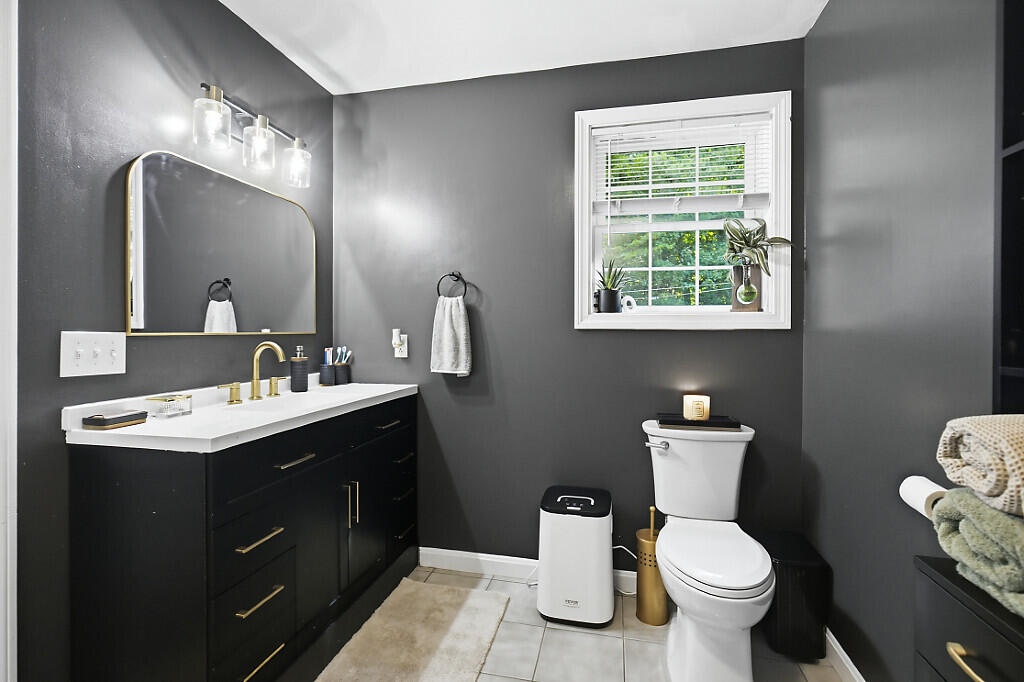692 Irish Road Property Photo 32