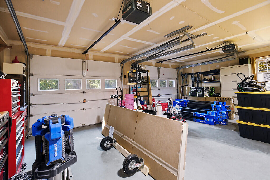 692 Irish Road Property Photo 39