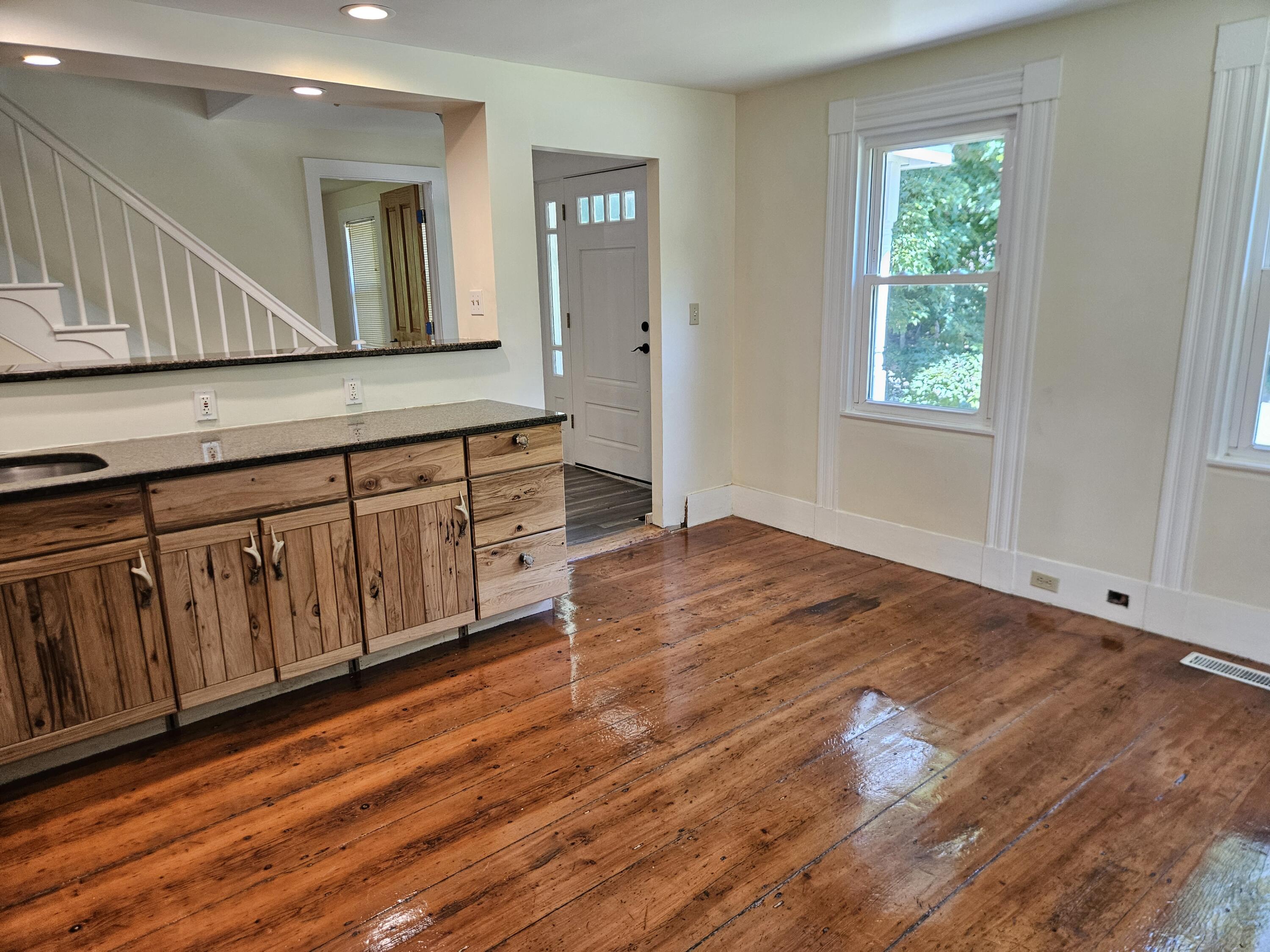 189 Degerstrom Road Property Photo 14