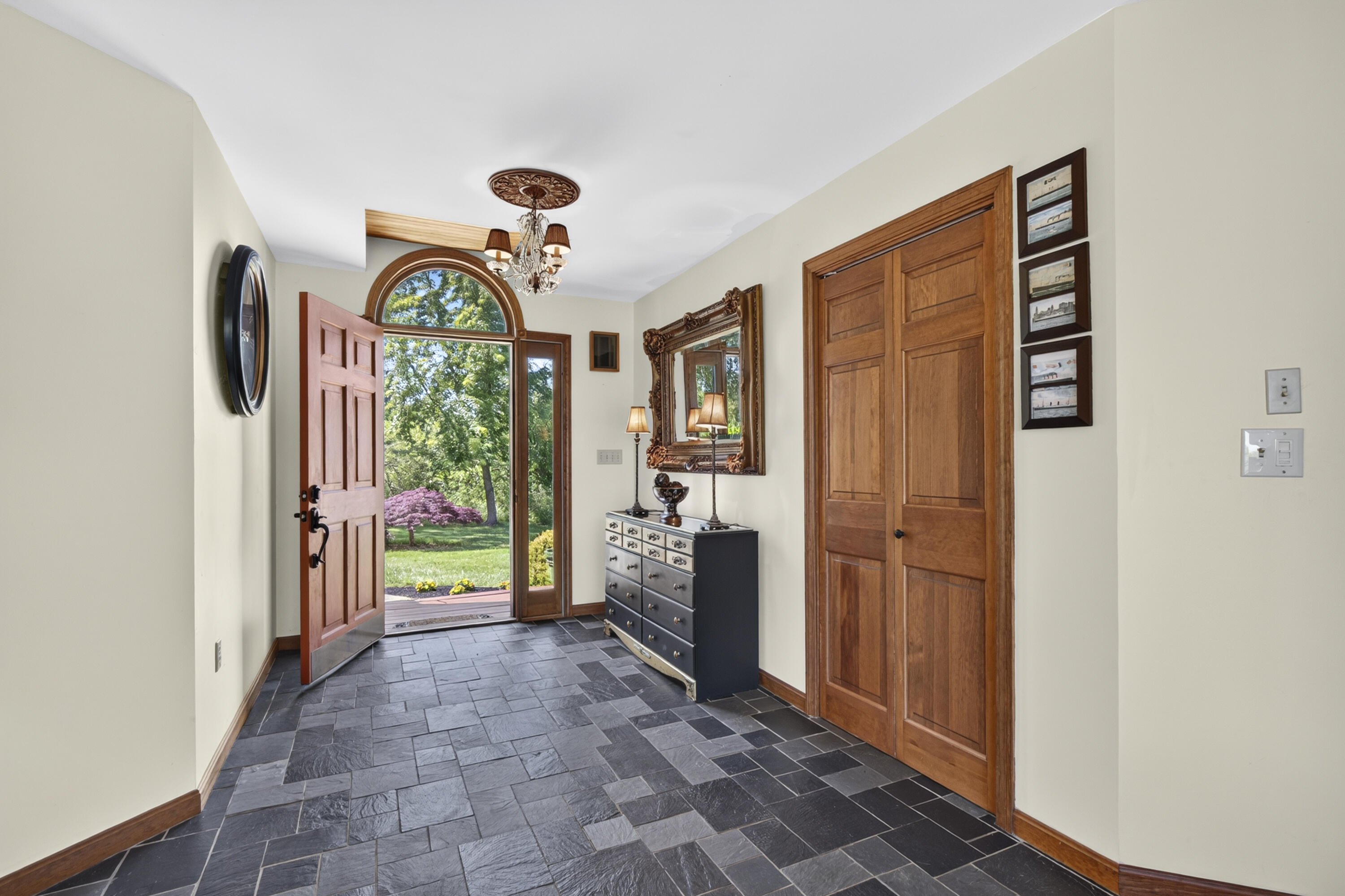 70 North Shore Drive Property Photo 5