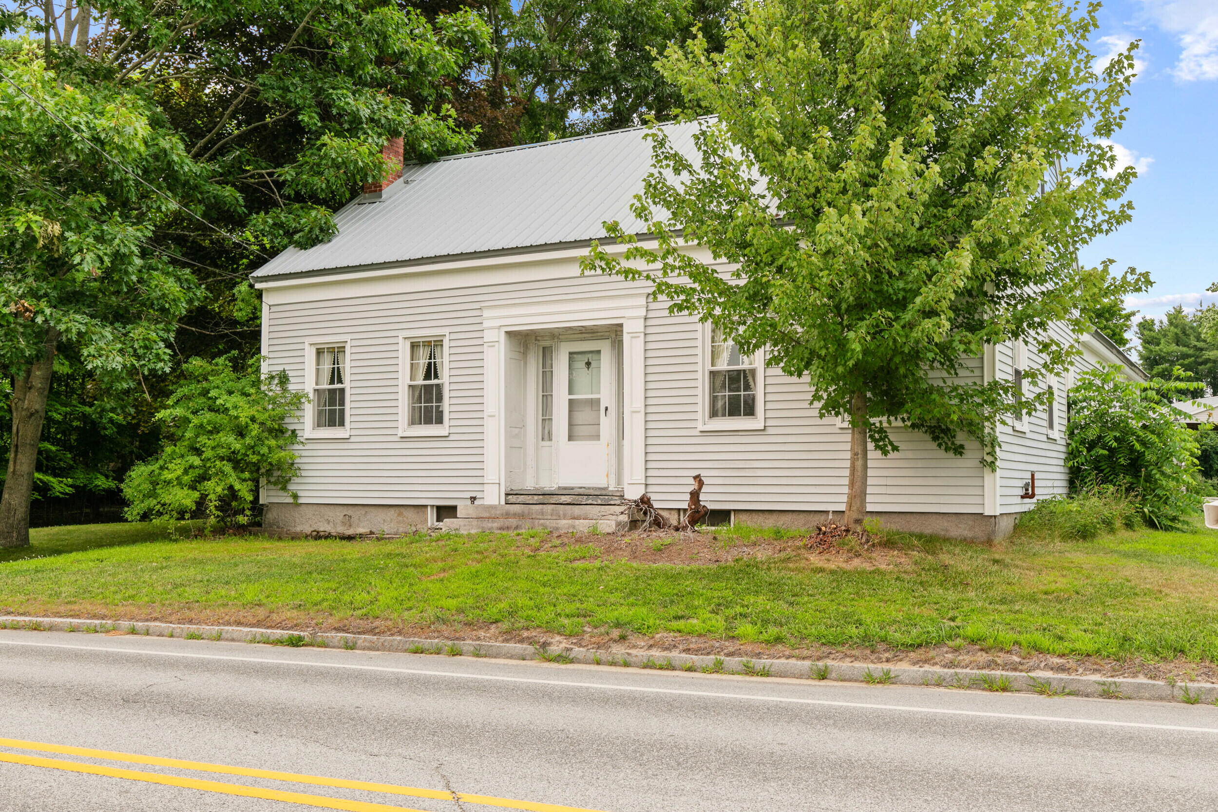 902 Long Plains Road Property Photo 3