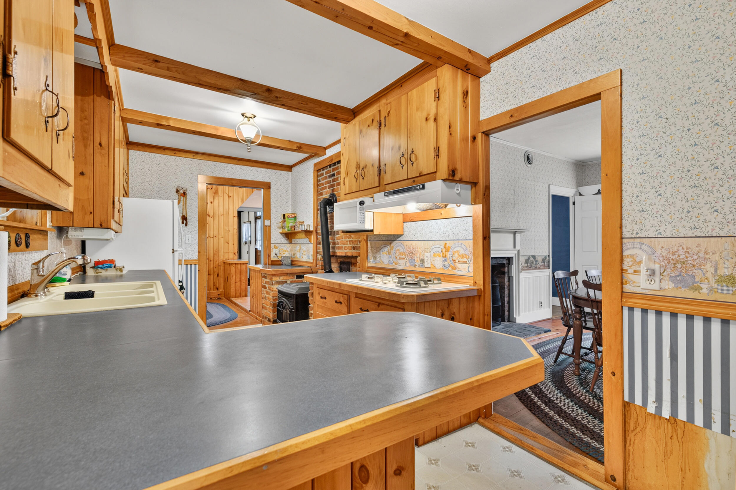 902 Long Plains Road Property Photo 21