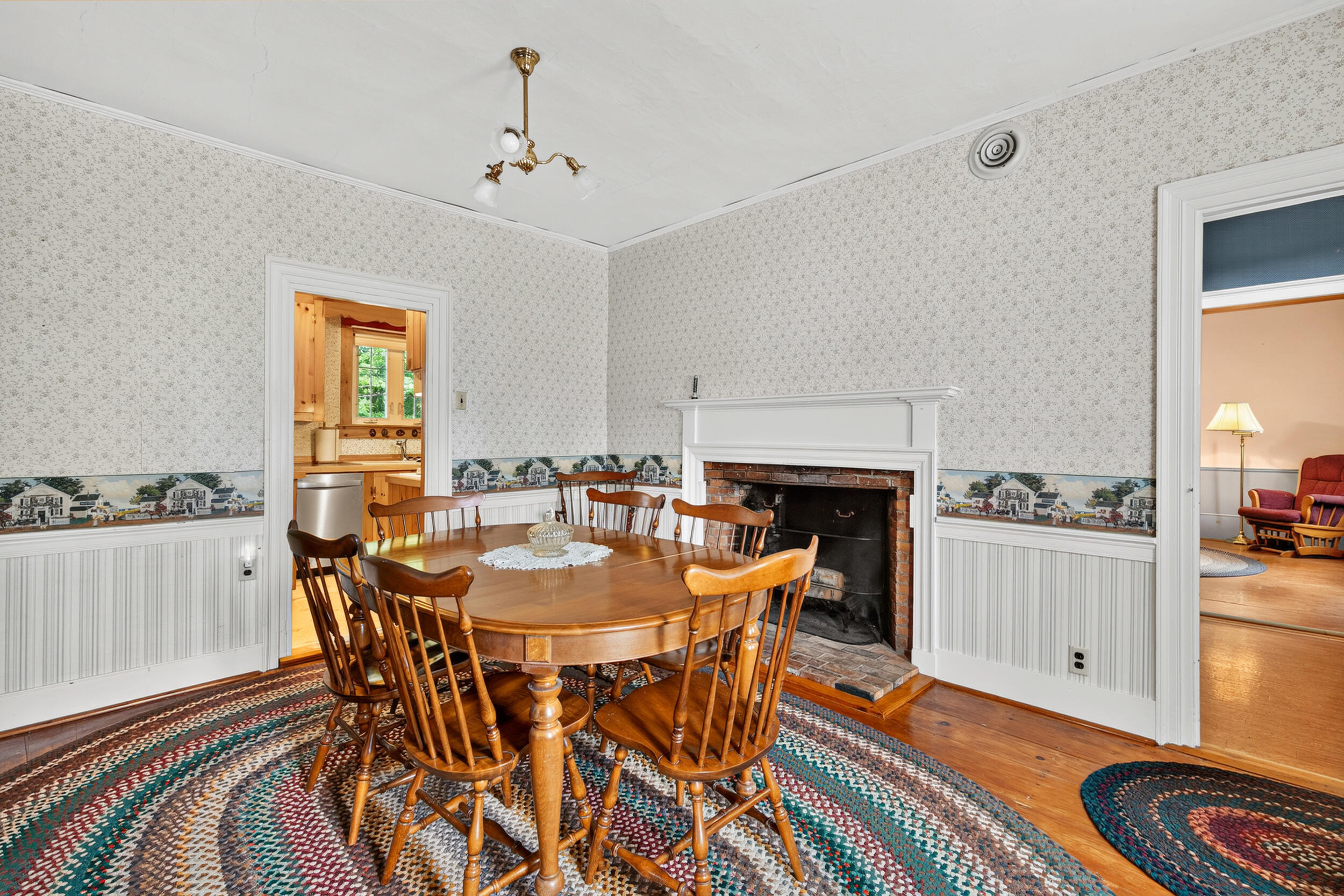 902 Long Plains Road Property Photo 23