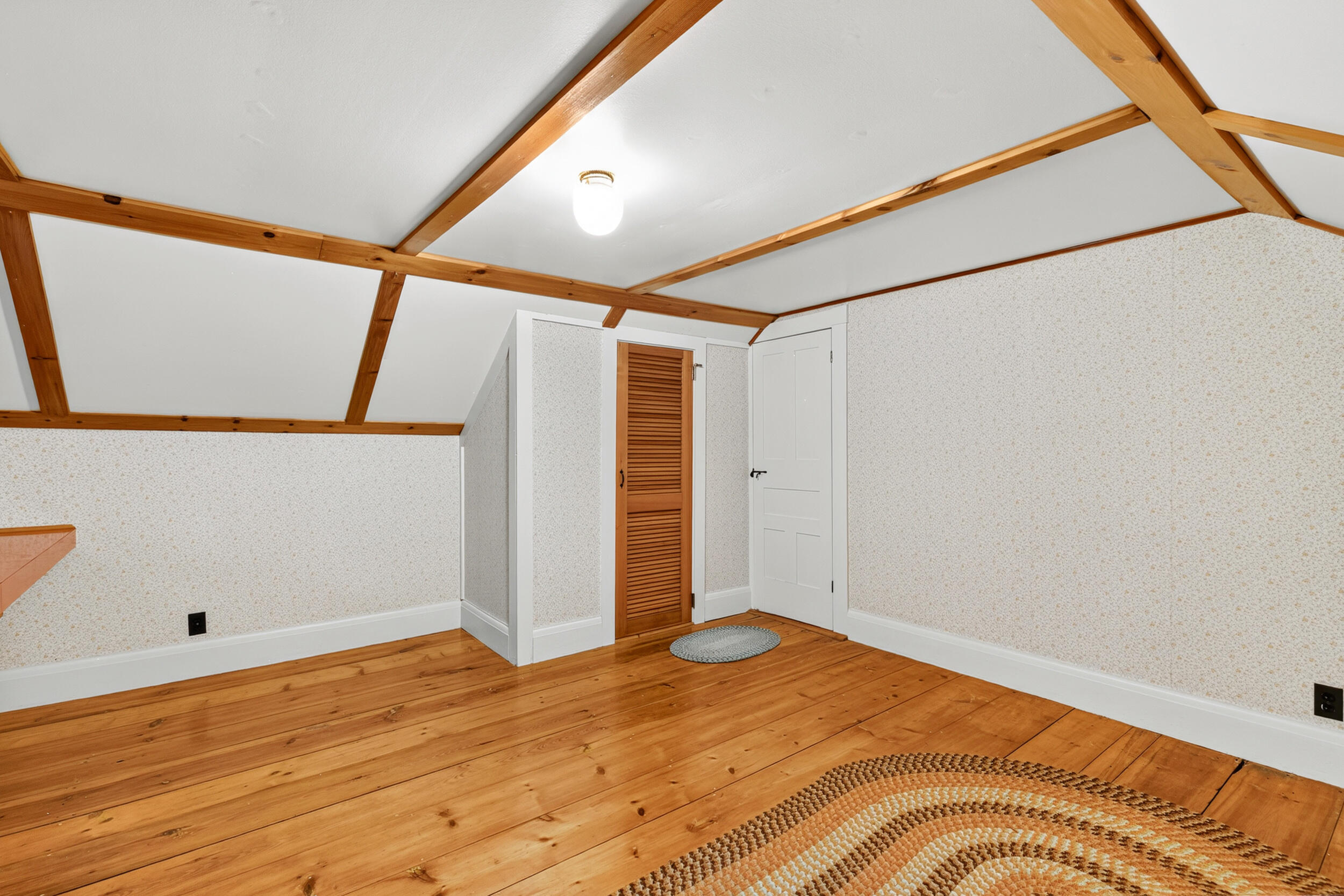 902 Long Plains Road Property Photo 37