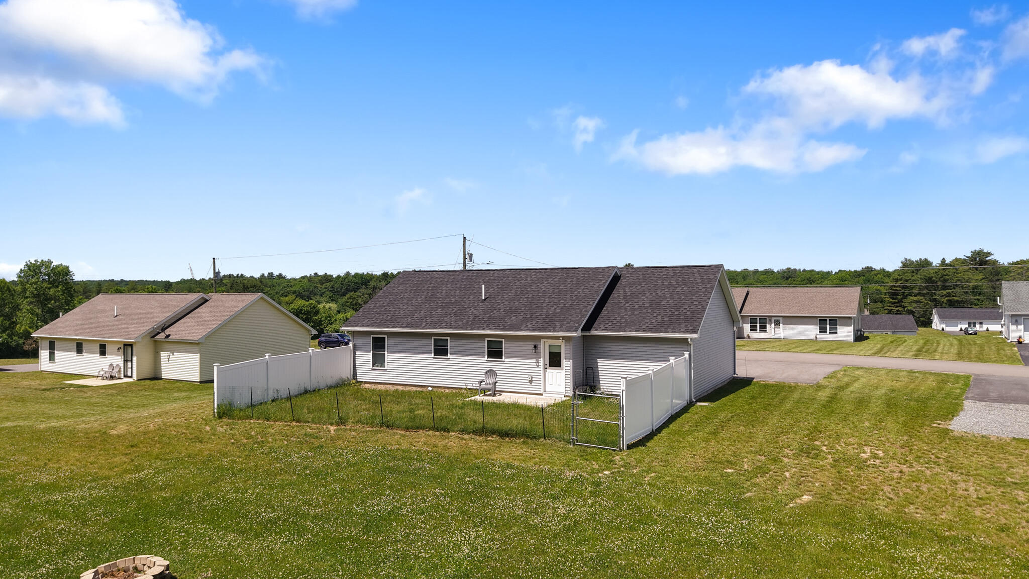 47 Stearns Farm Road Property Photo 4