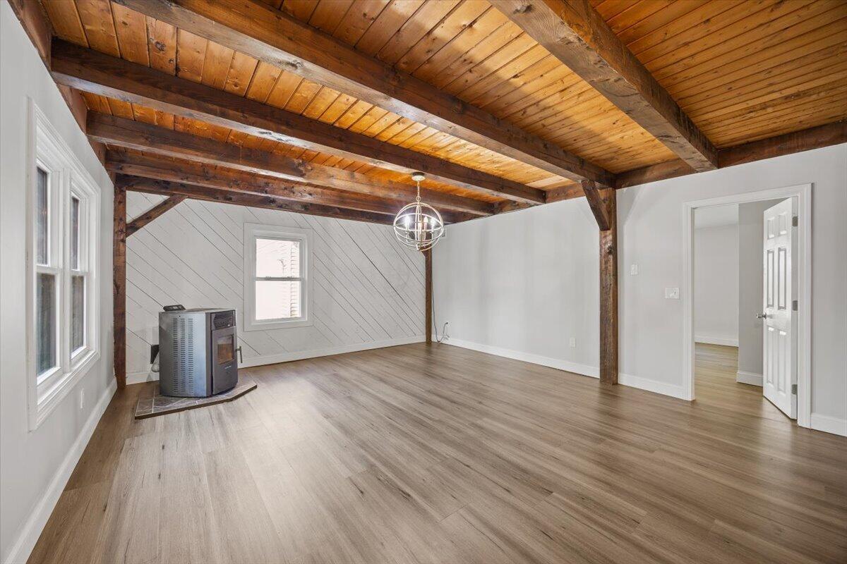 377 River Road Property Photo 14